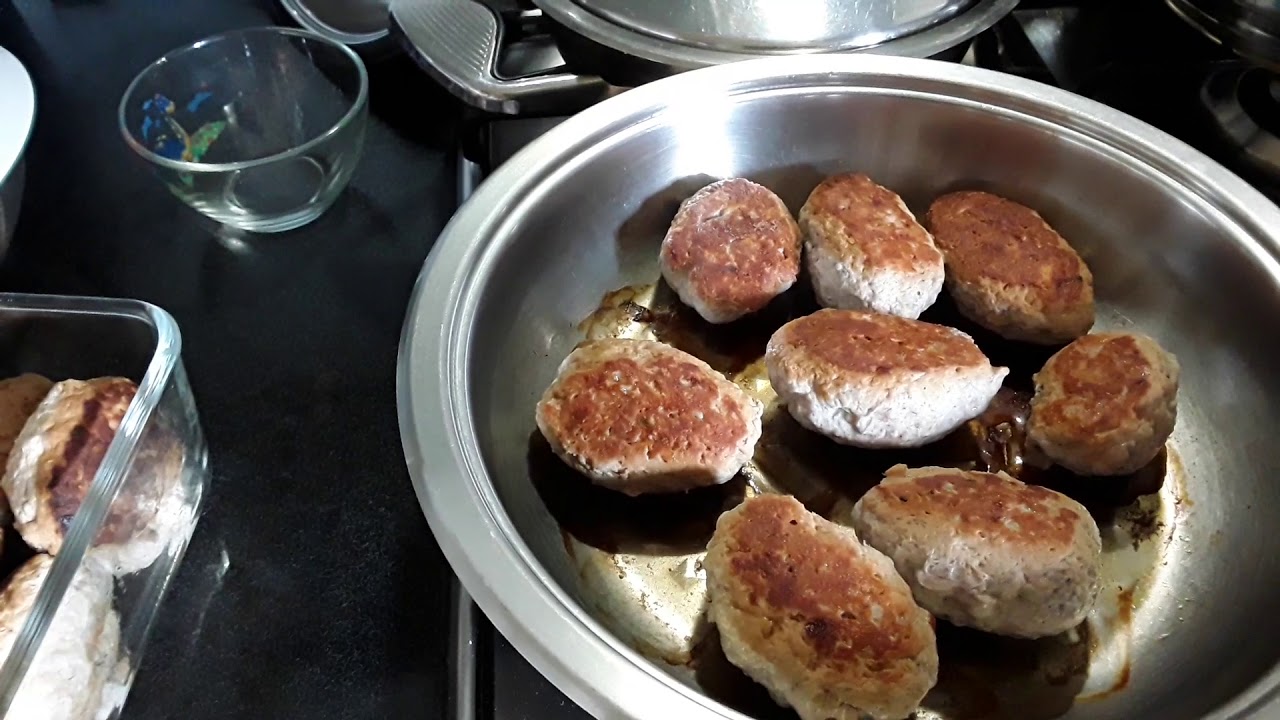 Котлеты без масла. Котлеты в духовке или на сковороде. Румяные котлеты. Пожарить котлеты без масла